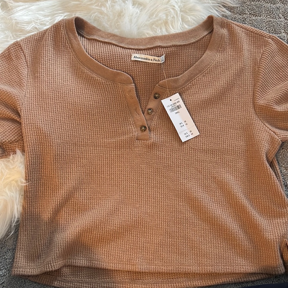 abercrombie size small brand new with tabs comfy tee